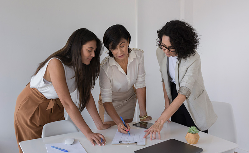 8 marzo 2024: ¿Cómo es que la inversión social se relaciona con el bienestar y la igualdad de las mujeres? Martínez Franzoni. 