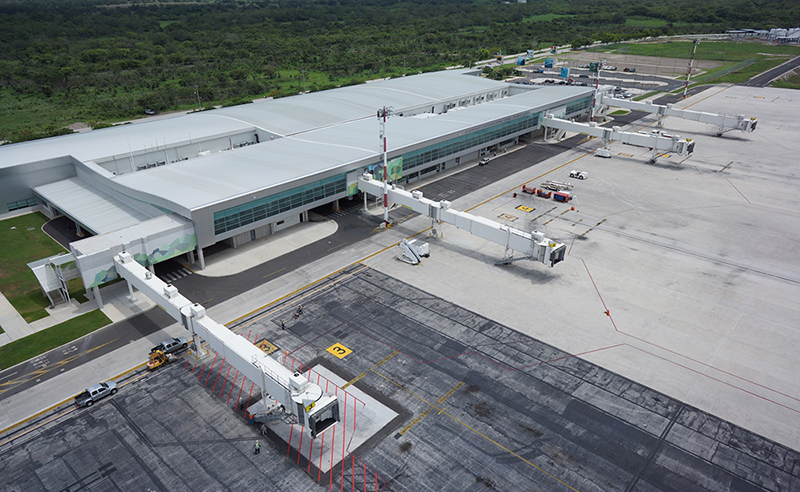 16 mayo 2025: Ivestigaciones por reparación de la pista del aeropuerto Daniel Oduber. Con Guillermo Arroyo.