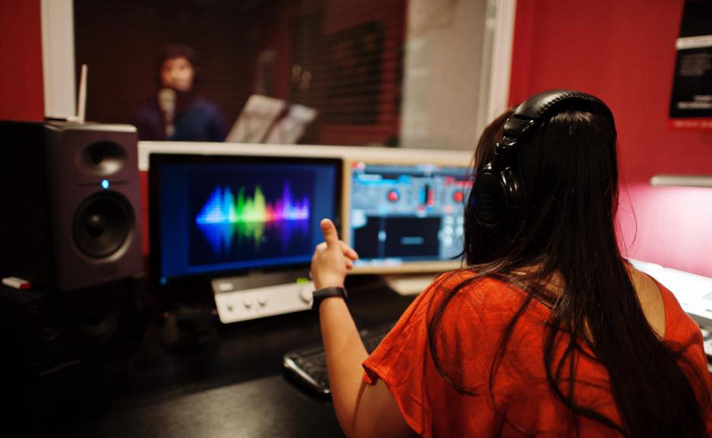 24 noviembre 2025: Subasta del espectro radioeléctrico pone en jaque a medios de comunicación. Con Juan Manuel Campos y Gustavo Araya.