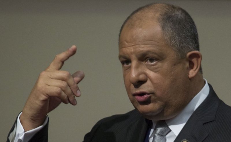 3 de mayo: Entrevista con el Presidente Luis Guillermo Solís, un día después de presentar su informe anual y final de su administración. 