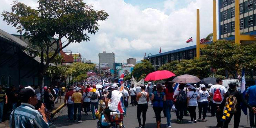 17 Setiembre: La huelga cumple una semana y no se ven en el paisaje caminos posibles de una negociación, con Jorge Vargas Cullell