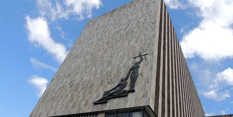 21 febrero: La elección de cuatro magistrados nuevos ha dejado serias inquietudes respecto de lo que están haciendo los diputados con su poder decisor, con Evelyn Villarreal y Luis Antonio González