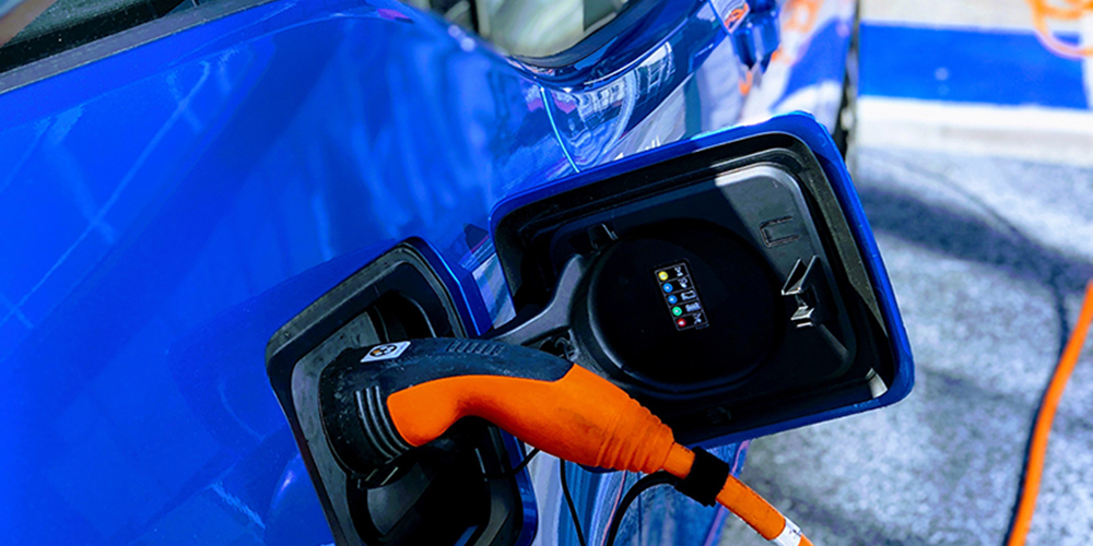 10 mayo: Vehículos eléctricos: ¿un lujo o una alternativa necesaria a la reducción de la contaminación que aún necesita tiempo?. Con Igor Ortiz y Diana Rivera.