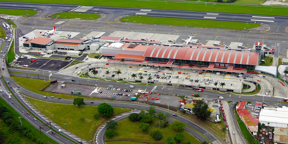 21 mayo: En 6 meses Aviación Civil no pudo corregir las deficiencias en seguridad aérea señaladas por especialistas estadounidenses, Guillermo Hoppe.