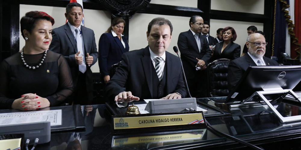 2 mayo: Carlos Ricardo Benavides (PLN) será el presidente legislativo para el segundo año de esta administración, con Gustavo Araya y Carlos Ricardo Benavides. 