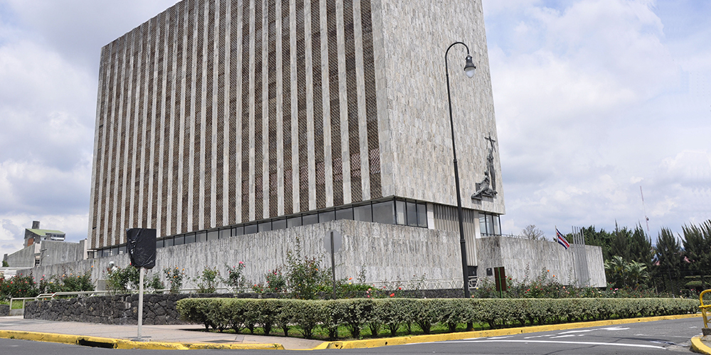 12 junio: La mitad de los magistrados se oponen siquiera a discutir la propuesta de reforma a la elección de magistrados, con Rocío Rojas y Roxana Chacón