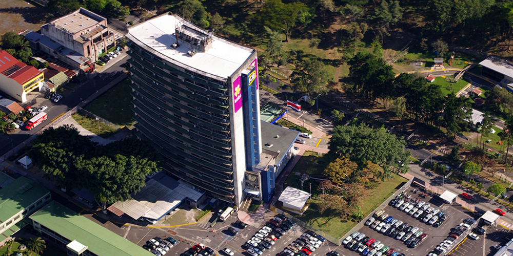 16 julio: Estabilidad financiera: el enorme reto que enfrenta el Instituto Costarricense de Electricidad, con Irene Cañas.