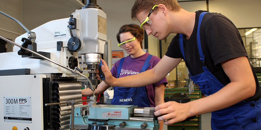 20 agosto: 49 diputados avalaron proyecto de educación dual, con Wagner Jiménez