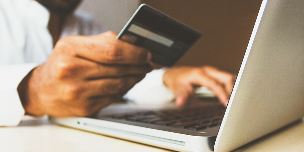 30 agosto: Por primera vez, después de años de silencio, hablan los jueces administrativos que sancionaron a Bac Credomatic por 12 mil millones de colones, con David Solano Ortiz y Stephan Brunner.