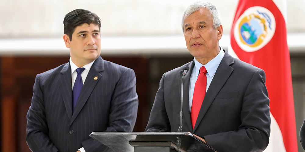 5 agosto: Con el nuevo ministro de la Presidencia conversamos y analizamos los retos que tiene por delante, con Víctor Morales.