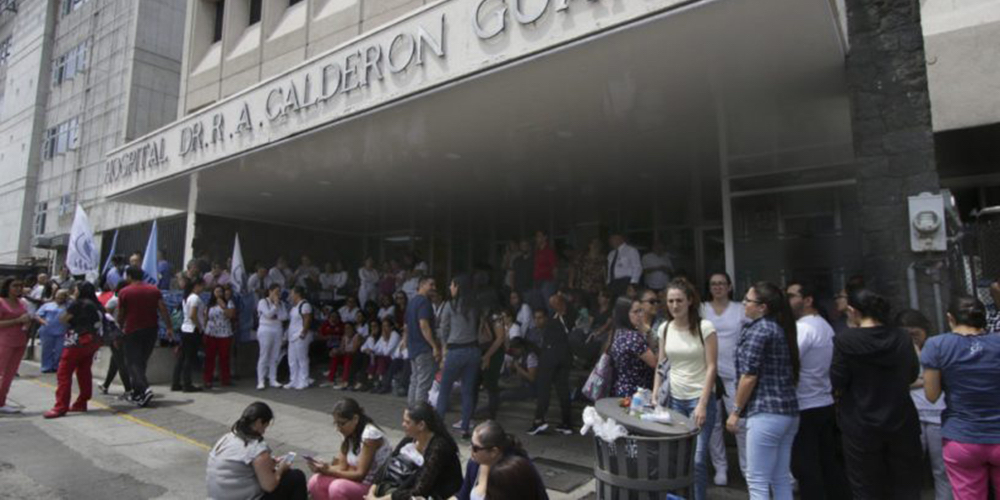 9 agosto: Continúa la huelga en el sector salud, miles de personas han perdido sus citas y otros hasta la vida según denuncian familiares, con Román Macaya