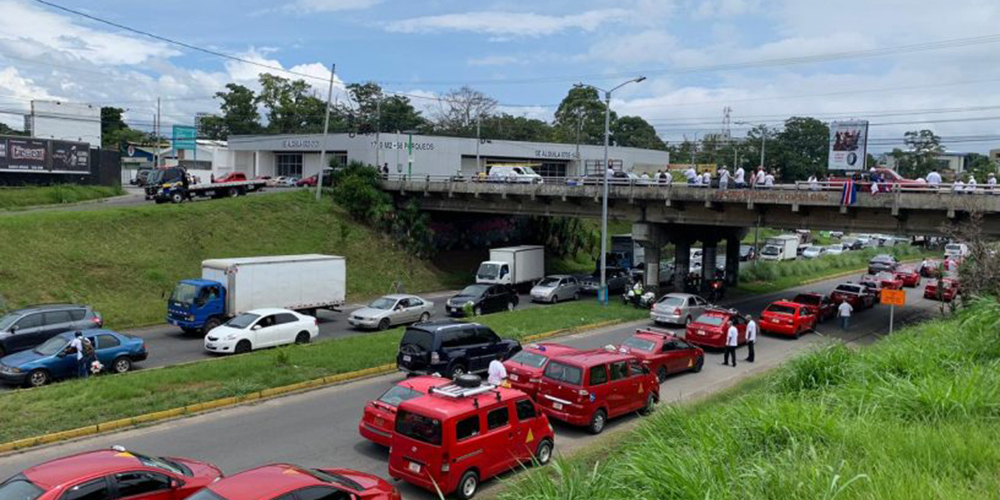 4 setiembre: Aprobada la moción que suspende el pago a los trabajadores mientras se encuentren en huelga, con Yorleny León.
