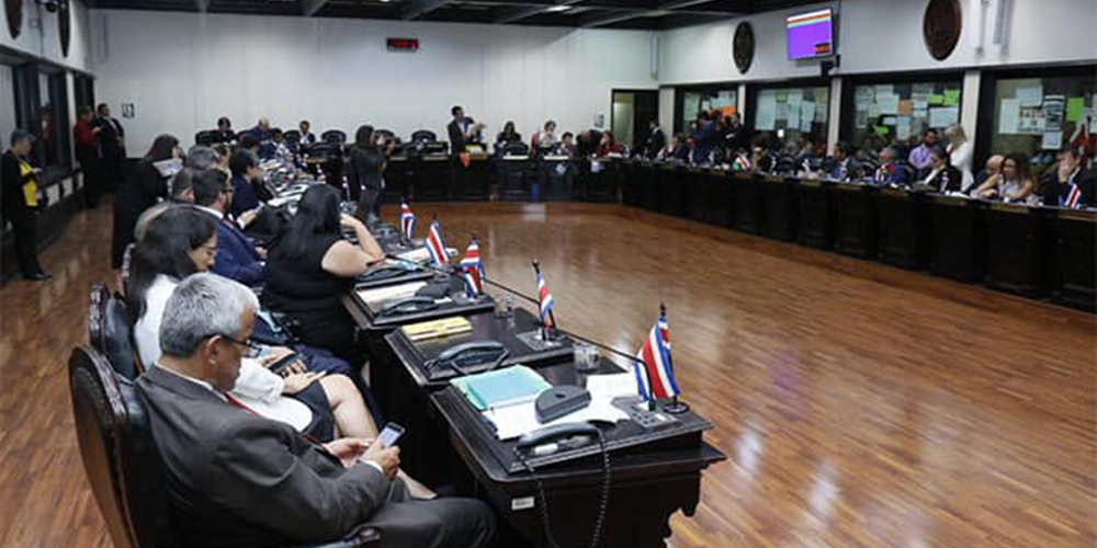 6 diciembre: La forma en la que la Asamblea Legislativa elige a los magistrados regresó a la agenda de discusión y de debate político, con Evelyn Villareal