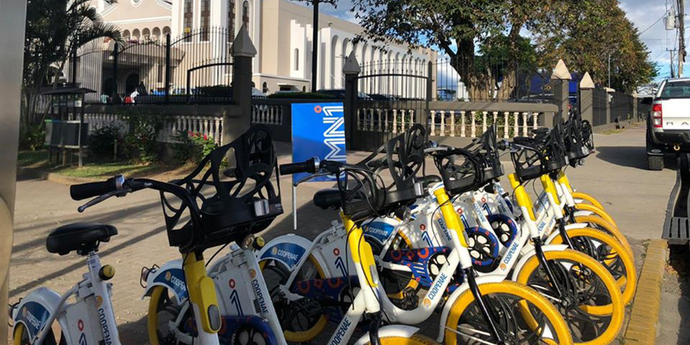 3 enero: Un promedio de 500 viajes diarios en bicicletas forman parte de los registros de OMNi. Los retos de la movilidad personal y pública en nuestro país, con Nayid Aguilar.