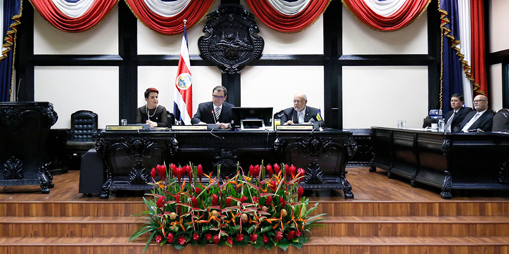 30 abril: El nuevo Directorio Legislativo tendrá la gran responsabilidad de lidiar con la etapa post pandemia marcada sobre todo por una situación económica muy complicada. Con Carlos Ricardo Benavides.