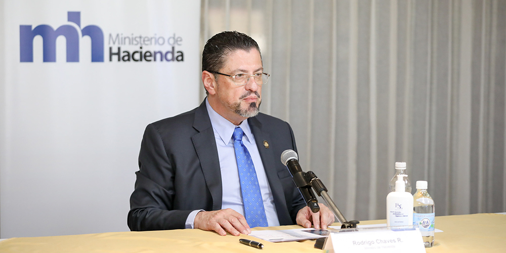 29 de mayo: Rodrigo Chaves no será más el ministro de Hacienda junto a él se dan también las salidas de Nancy Marín en Comunicación y Luis Adrián Salazar en Ciencia y Tecnología. Con Sergio Araya y Gustavo Araya. 