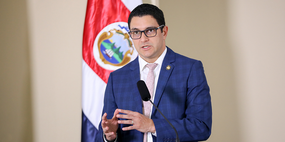 12 junio: El médico que guía las decisiones de todo un país. Con Daniel Salas