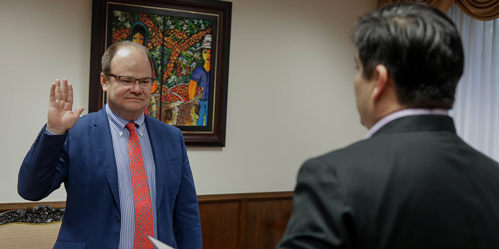 2 junio: Elián Villegas inicia su periodo al mando del Ministerio de Hacienda en medio de la complicada situación fiscal agravada ahora por la crisis sanitaria. Con Elián Villegas.