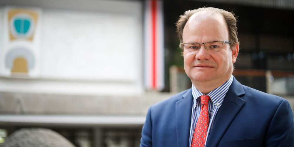 14 julio: El Ejecutivo va a la búsqueda de recursos frescos en la Asamblea Legislativa y ofrece reducciones del gasto público por el orden de 457, 674 millones de colones. Con Elián Villegas.