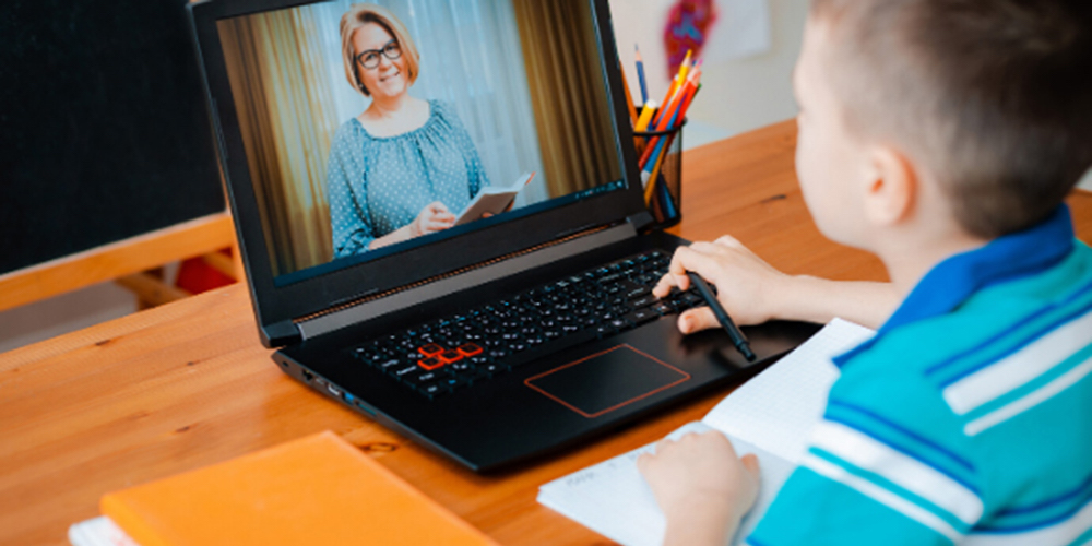 4 agosto: Es poco probable restablecer clases presenciales lo que resta del año y para el 2021 la educación podría perfilarse como un modelo híbrido entre la actividad presencial y la virtual. Con Isabel Román.