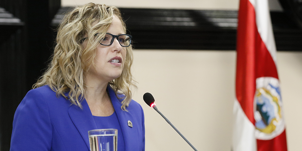 4 setiembre: Defensoría de los Habitantes: un momento crítico en una institución llamada a jugar un papel protagónico en la defensa de poblaciones vulnerables. Con Sylvia Meza y Shi Alarcón