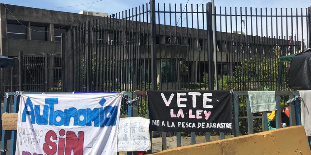 28 octubre: Parte II: en contra del proyecto de pesca de arrastre. Con Marco Quesada y Paola Vega.