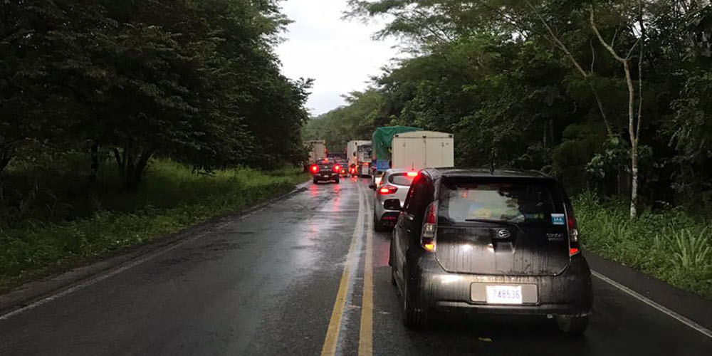 5 octubre: Carlos Alvarado anunció que desiste de la propuesta inicial de negociación para buscar el crédito con el FMI. Con José Carlos Chinchilla y Agustín Castro.