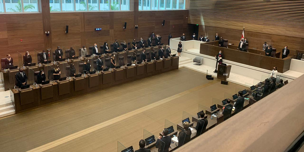 4 junio: Semana para olvidar en el Congreso. Con Gustavo Araya.