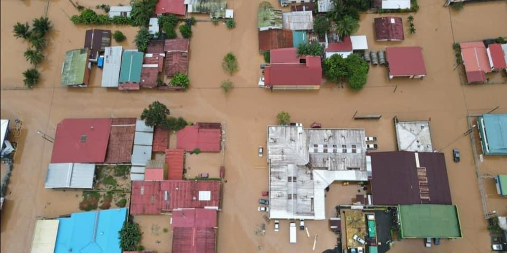 27 julio: Los destrozos provocados por las lluvias desde el jueves están aún lejos de dimensionarse.