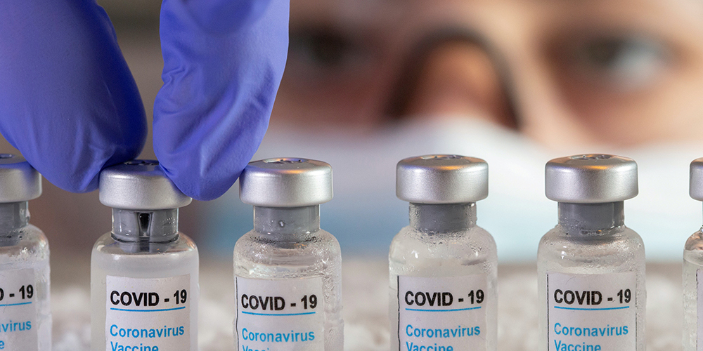 30 noviembre: Ómicron pone a prueba nuevamente a farmacéuticas y a medidas restrictivas en el mundo. Con Christian Marín Müller.