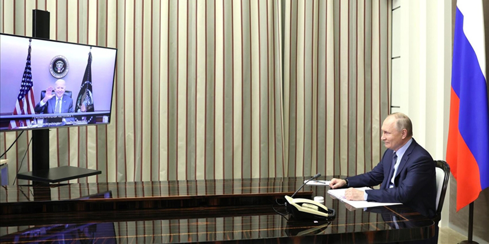 13 diciembre: Repaso del acontecer internacional. Con Constantino Urcuyo.