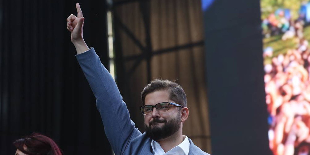 20 diciembre: El izquierdista Gabriel Boric se convierte en el presidente electo de Chile. Con Manuel Rojas Bolaños.