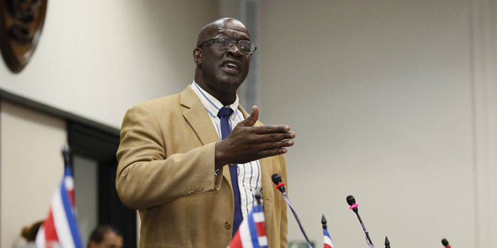 20 enero: Entrevista con Eduardo Cruickshank candidato presidencial por el partido Restauración Nacional.