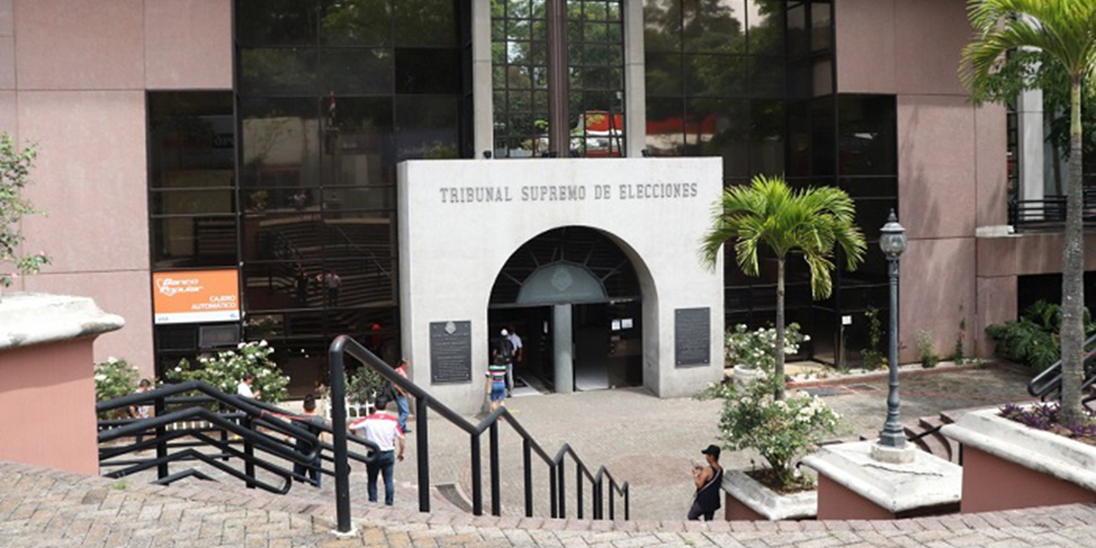 21 febrero: Jugando con la credibilidad del Tribunal Supremo Electoral. Con Luis Antonio Sobrado. 