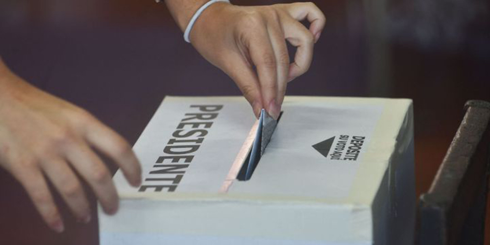 2 marzo: Encuesta CIEP-UCR intención de voto: Chaves 46.5% Figueres 36%. Con Roberto Gallardo.