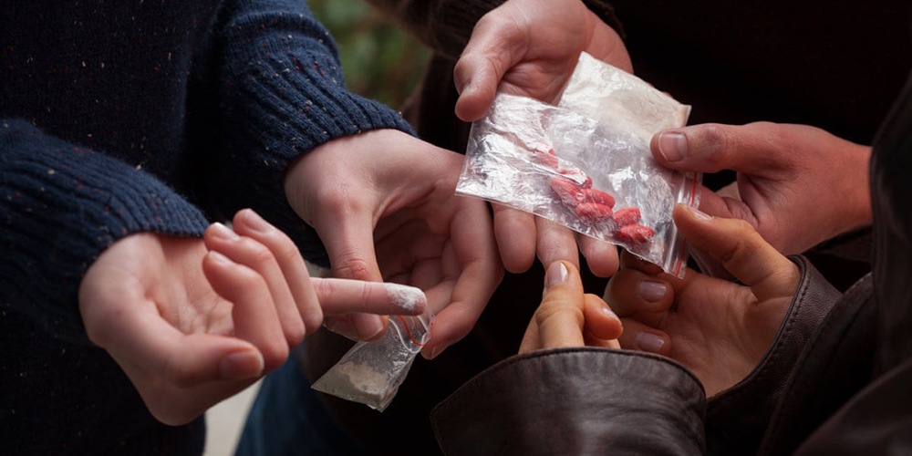 31 mayo: Violencia y narcotráfico en nuestros centros educativos. Con Carlos Tiffer y Carlos Sandoval.