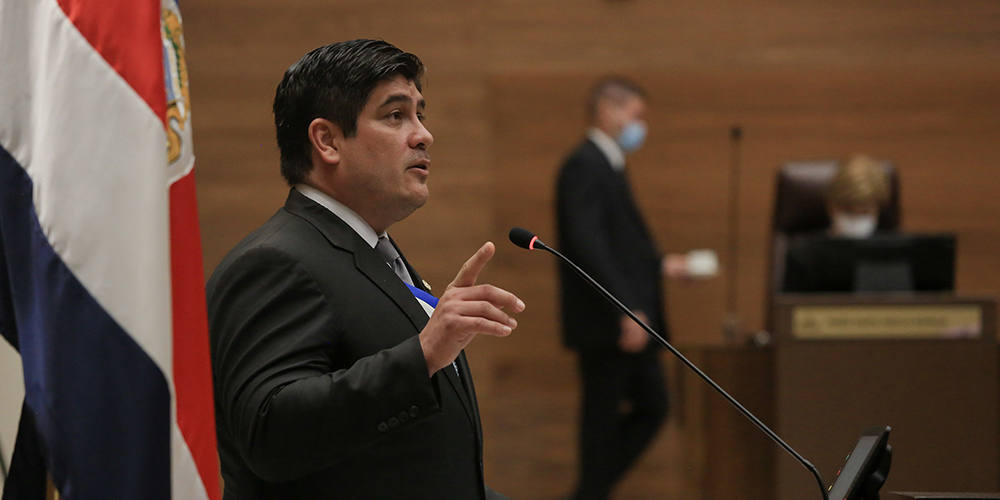 6 mayo: Experiencias, satisfacciones y sinsabores. Con Carlos Alvarado Quesada. 