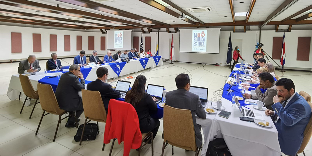 12 agosto: Propuesta del Ejecutivo para las universidades públicas fue de 430,130 millones de colones. con Rodrigo Arias Camacho.