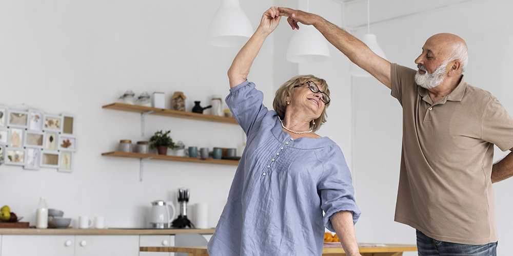 30 setiembre: 1 de Octubre Día Internacional de las Personas Mayores. Con Daniel Valerio y María Isabel Solís.
