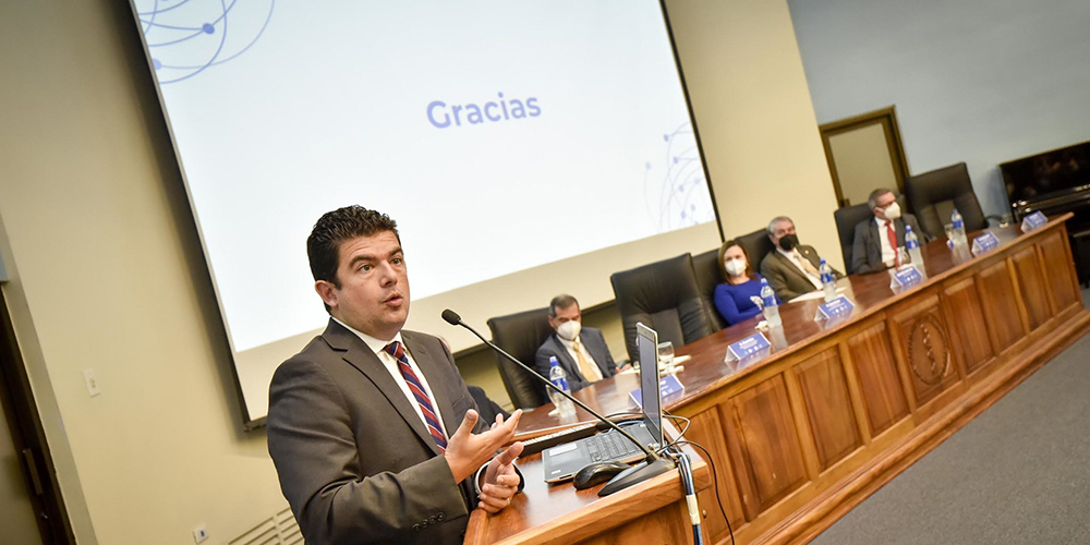 13 diciembre: Hablamos con Álvaro Ramos sobre su salida de la CCSS.