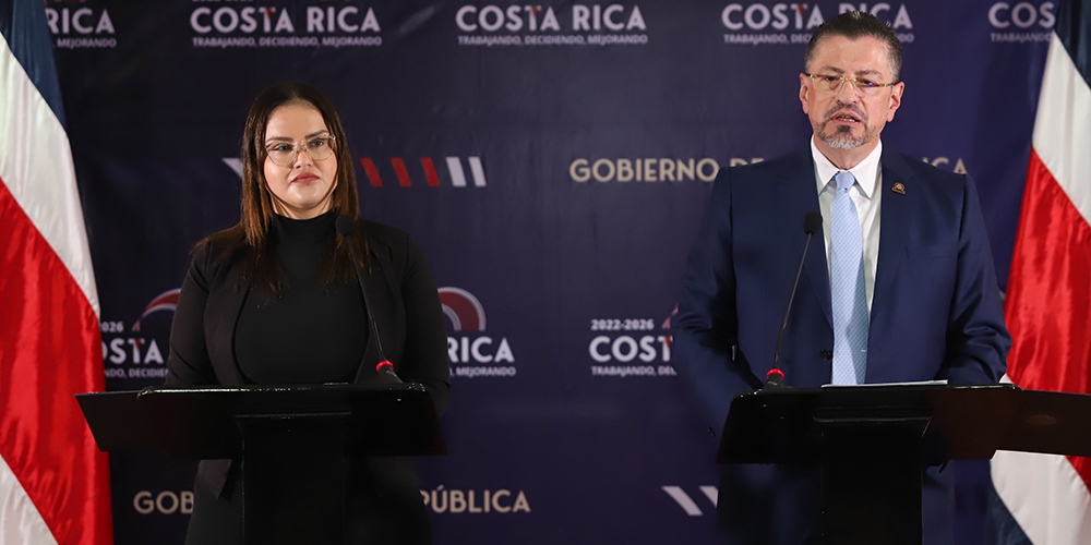 10 enero: Ministra de Salud se mantendrá en su cargo pese a polémica con trol. Con Yanancy Noguera y Boris Ramírez.