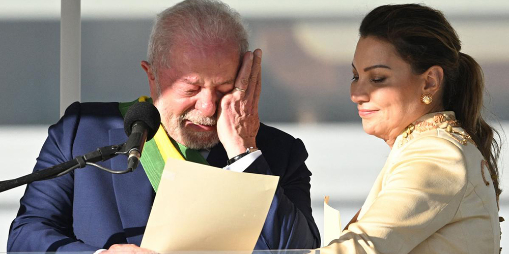 2 enero: Nuevo gobierno en Brasil, tercer mandato de Luis Ignacio Lula da Silva. Con Eduardo Ulibarri. 