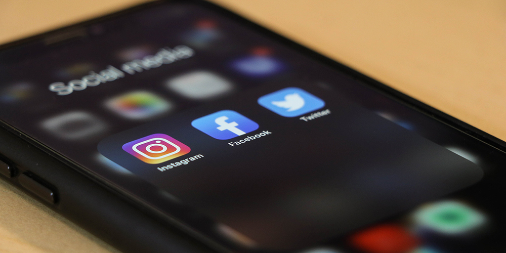 6 enero: ¿Estrategia de troles en el gobierno? Con Esteban Mora y Boris Ramírez.