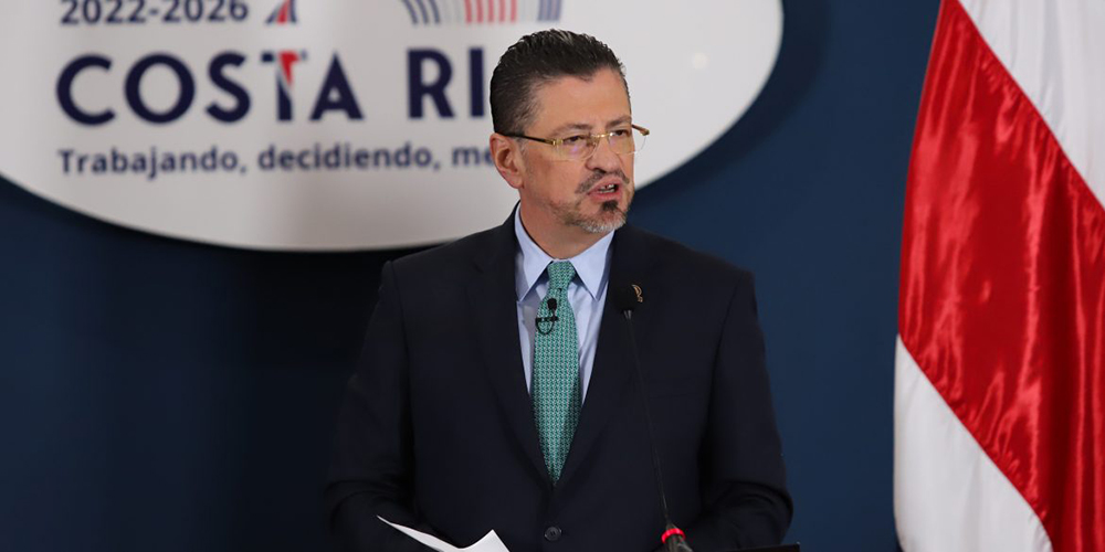 20 marzo: Una montaña rusa: los primeros 10 meses de la Administración Chaves Robles. Con Rotsay Rosales.