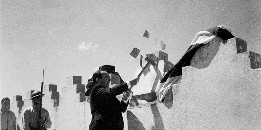 1 diciembre: 75 años de la abolición del ejército. Con Vladimir de la Cruz de Lemos. 