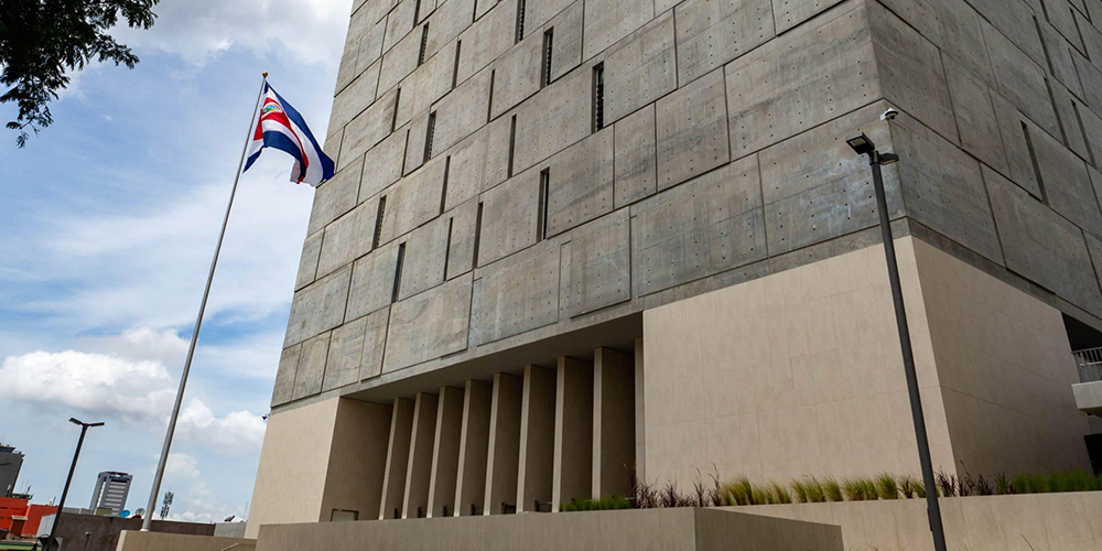 18 abril 2024: Regla uno del 1 de mayo, todo puede pasar. Con Claudio Alpízar Otoya.