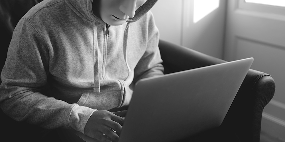 18 Octubre 2024: Discursos de odio y polarización. Con Andrea Álvarez Marín y Marcela Piedra, 