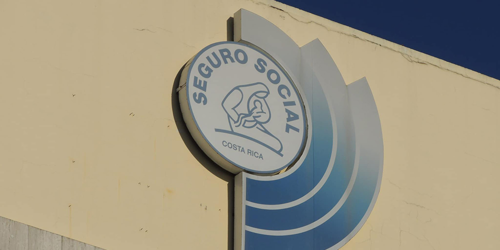 30 octubre 2024: CCSS en comisión especial en el Congreso. Con Marielos Alfaro.