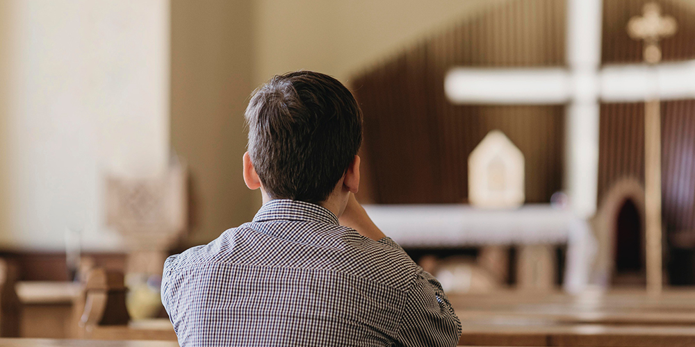 26 junio 2025: El cura, el monaguillo y el jardinero. Crímenes sexuales cometidos por líderes religiosos.