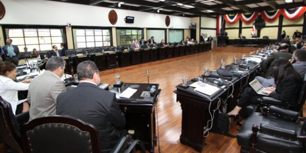 1 de agosto: Distractores en el Congreso siempre habrá.. ¿Cuáles son exactamente los extremos de los cambios en debate? con Alan Saborío